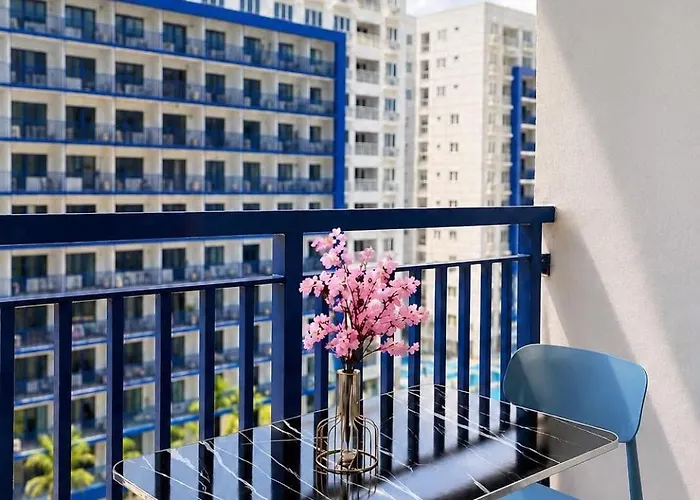 The Luxe Pool View At Sea Residences Отель